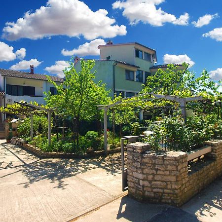 Apartments Pula 1618 Экстерьер фото