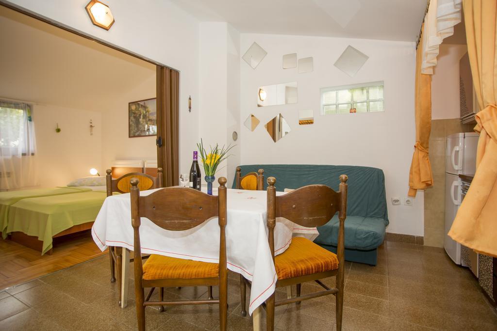 Apartments Pula 1618 Экстерьер фото