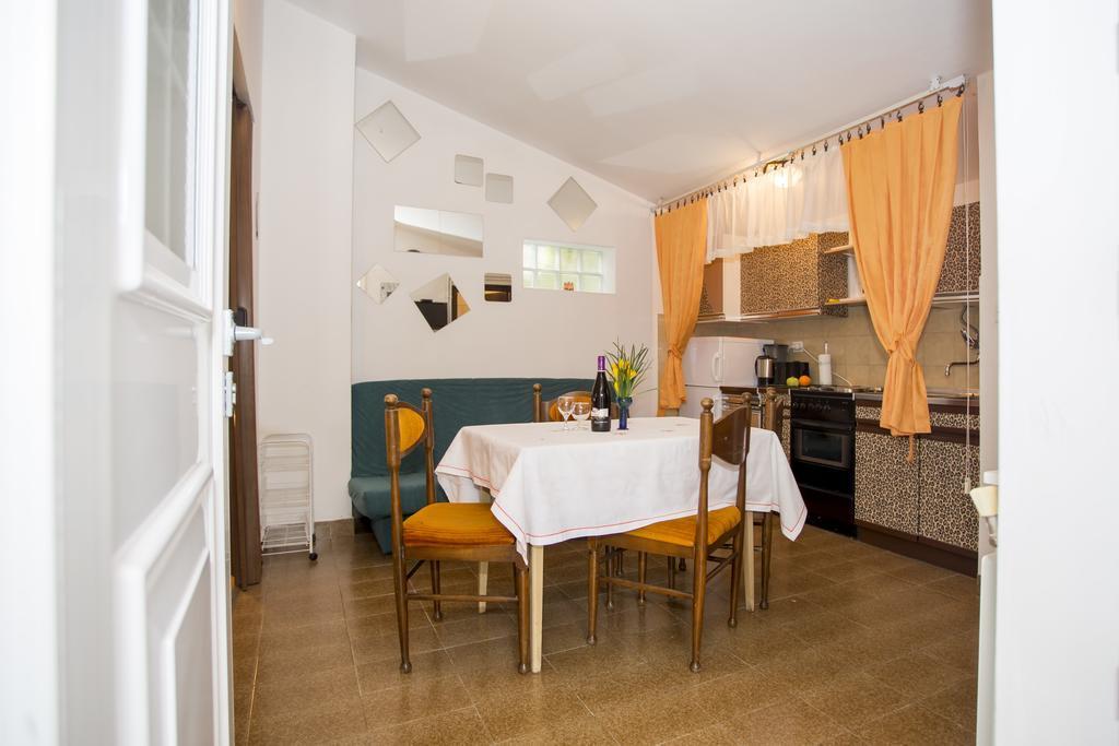Apartments Pula 1618 Экстерьер фото