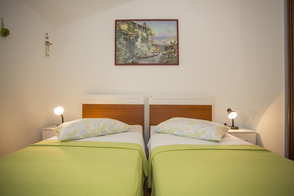 Apartments Pula 1618 Экстерьер фото