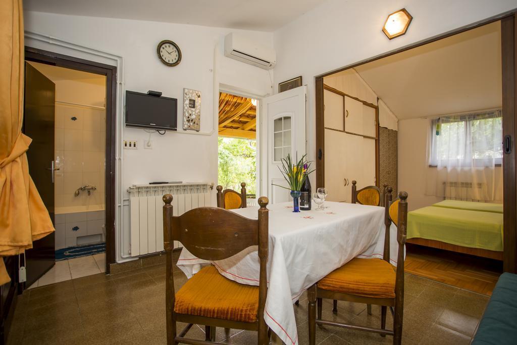 Apartments Pula 1618 Экстерьер фото